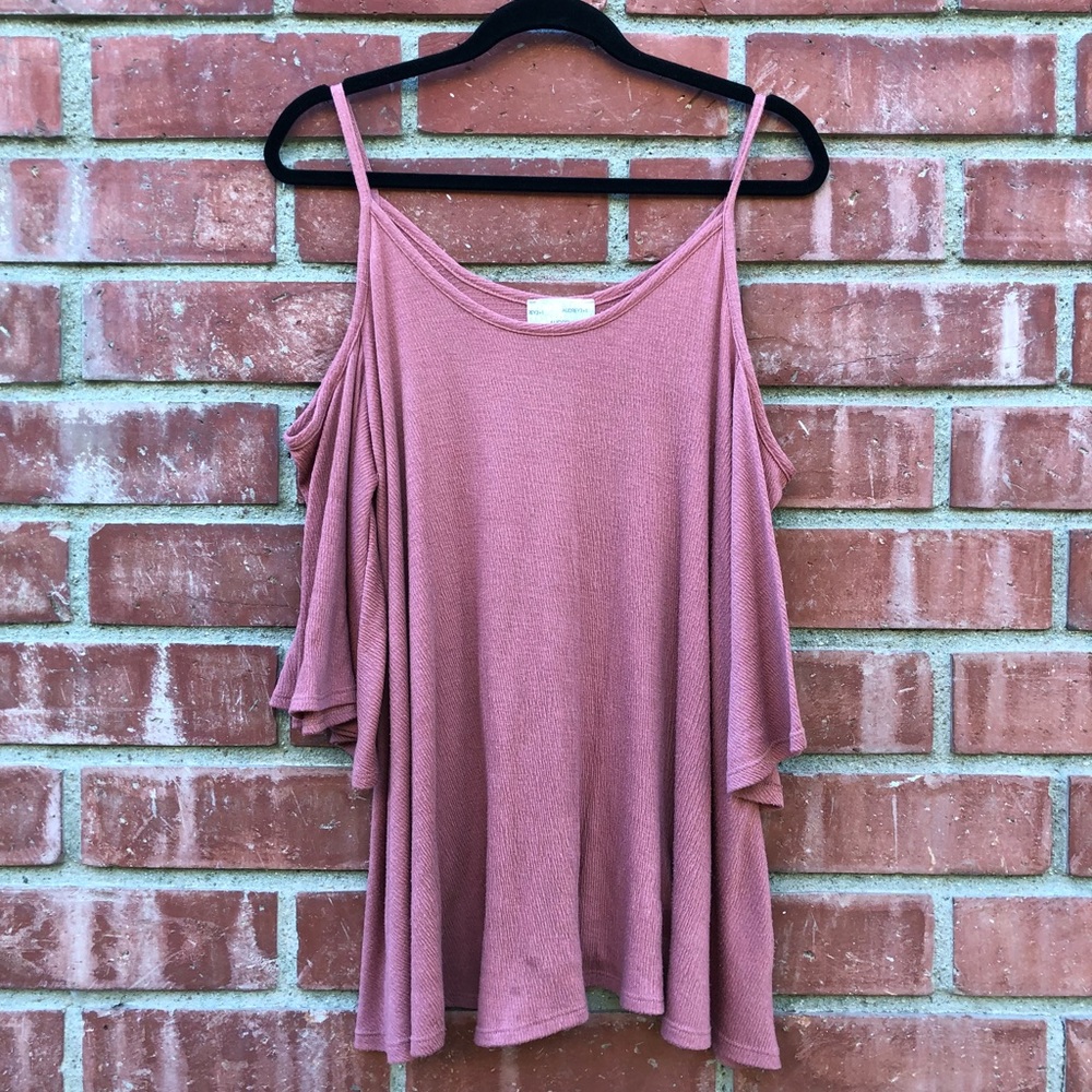 Audrey 3+1 Cold Shoulder Top
